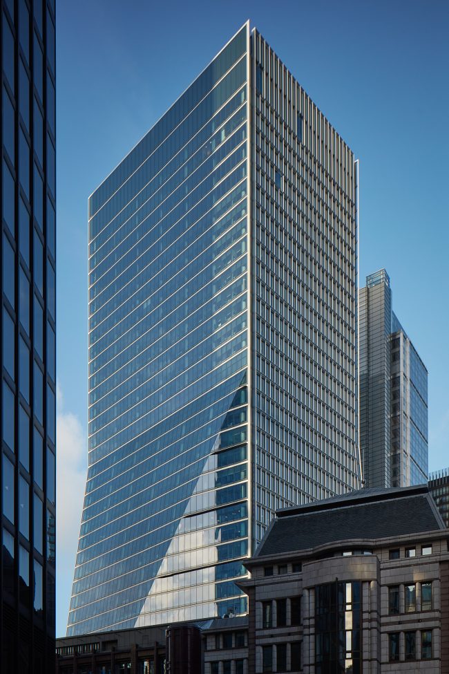 This was a lovely shoot for @dragonfly_pr_uk of various locations in London Featuring blinds #Soltec, no better way to spend a sunny spring day, this was 100 Bishops gate by @alliesandmorrison