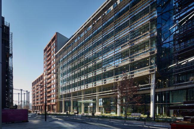 This was a lovely shoot for @dragonfly_pr_uk of various locations in London Featuring blinds #Soltec, no better way to spend a sunny spring day, this was 11 Canal Reach by @bennettsassocs