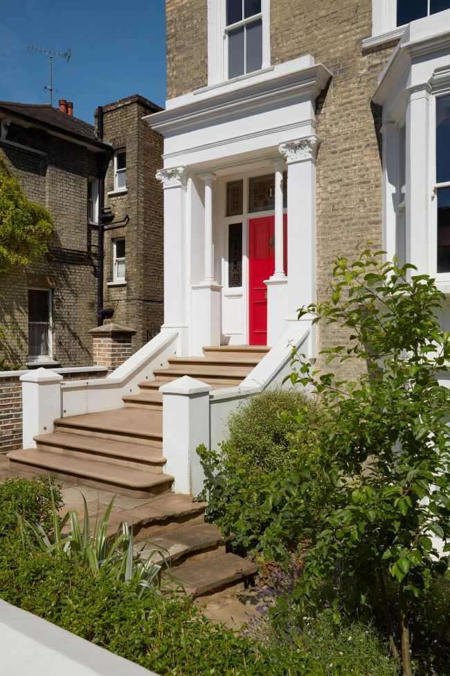 The was a lovely shoot for @robertrhodesarchitecture, colour consultant Helen Harlow or Paintbox
