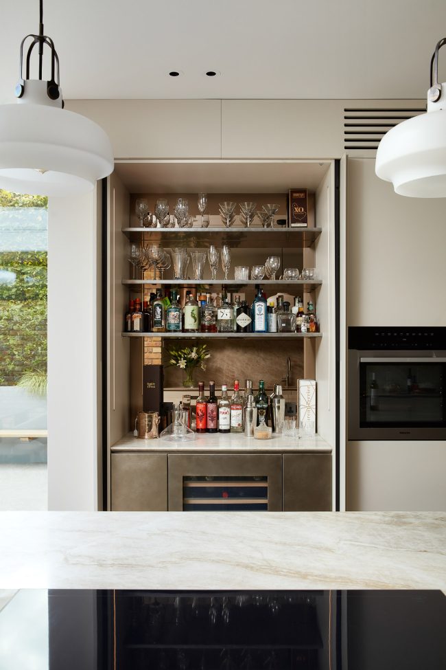 This was a lovely interiors shoot for @xularchitecture Kitchen by @laurennicholaskitchendesign